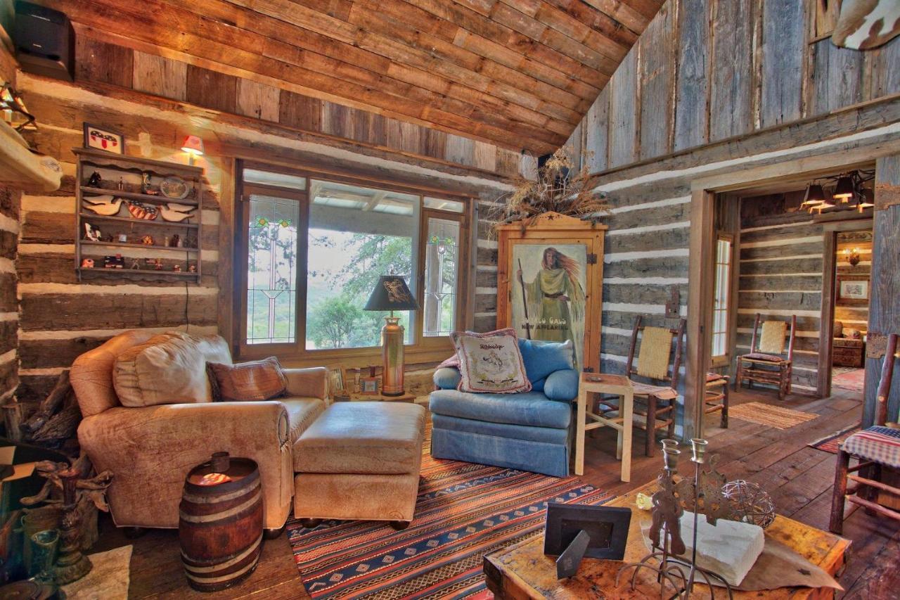Log Cabin At Old Glory Ranch 温伯利 外观 照片