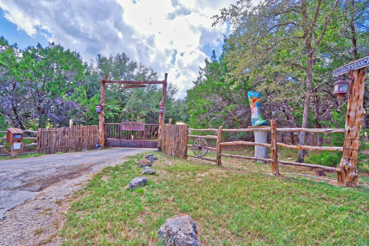 Log Cabin At Old Glory Ranch 温伯利 外观 照片