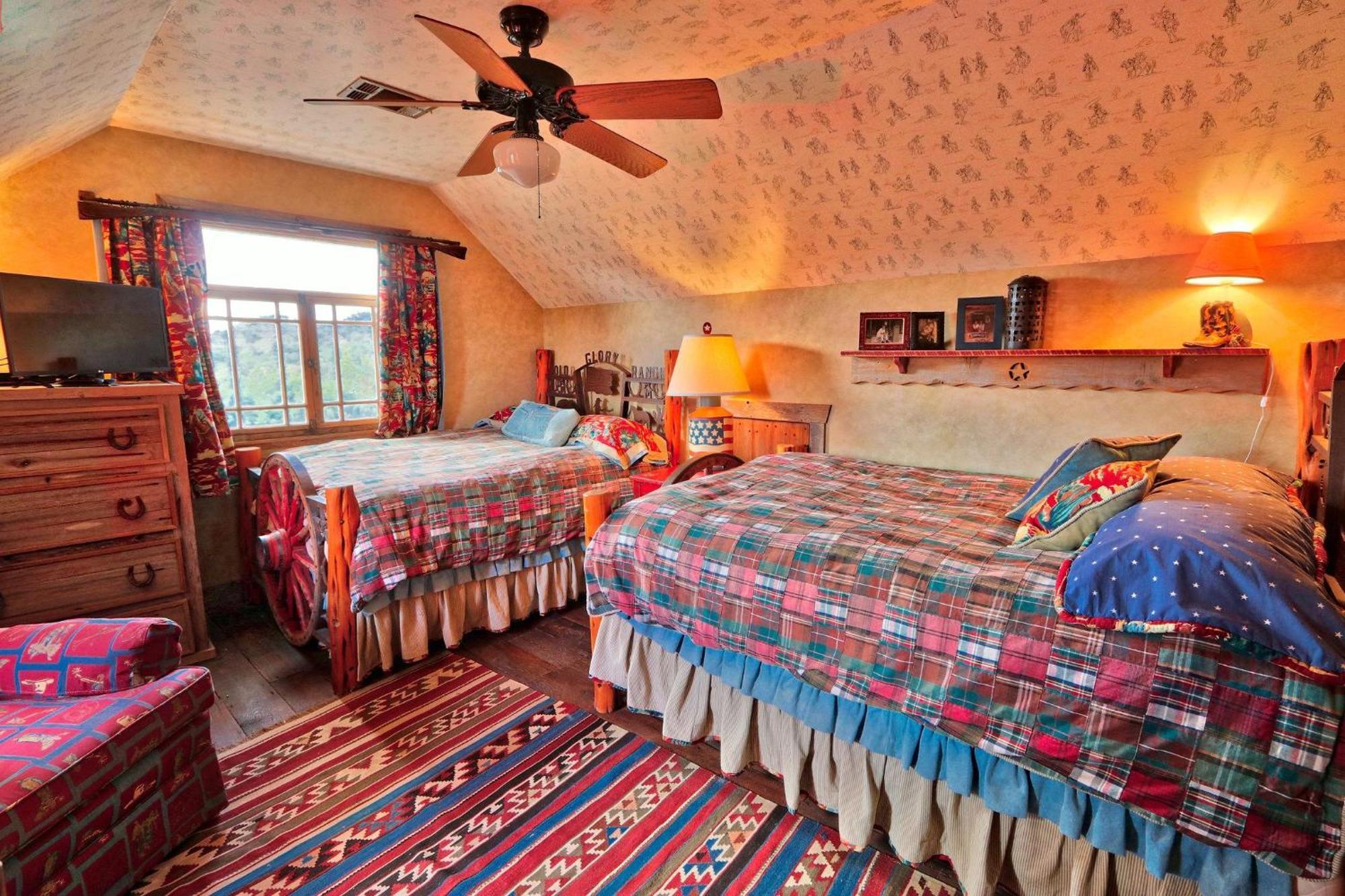 Log Cabin At Old Glory Ranch 温伯利 外观 照片