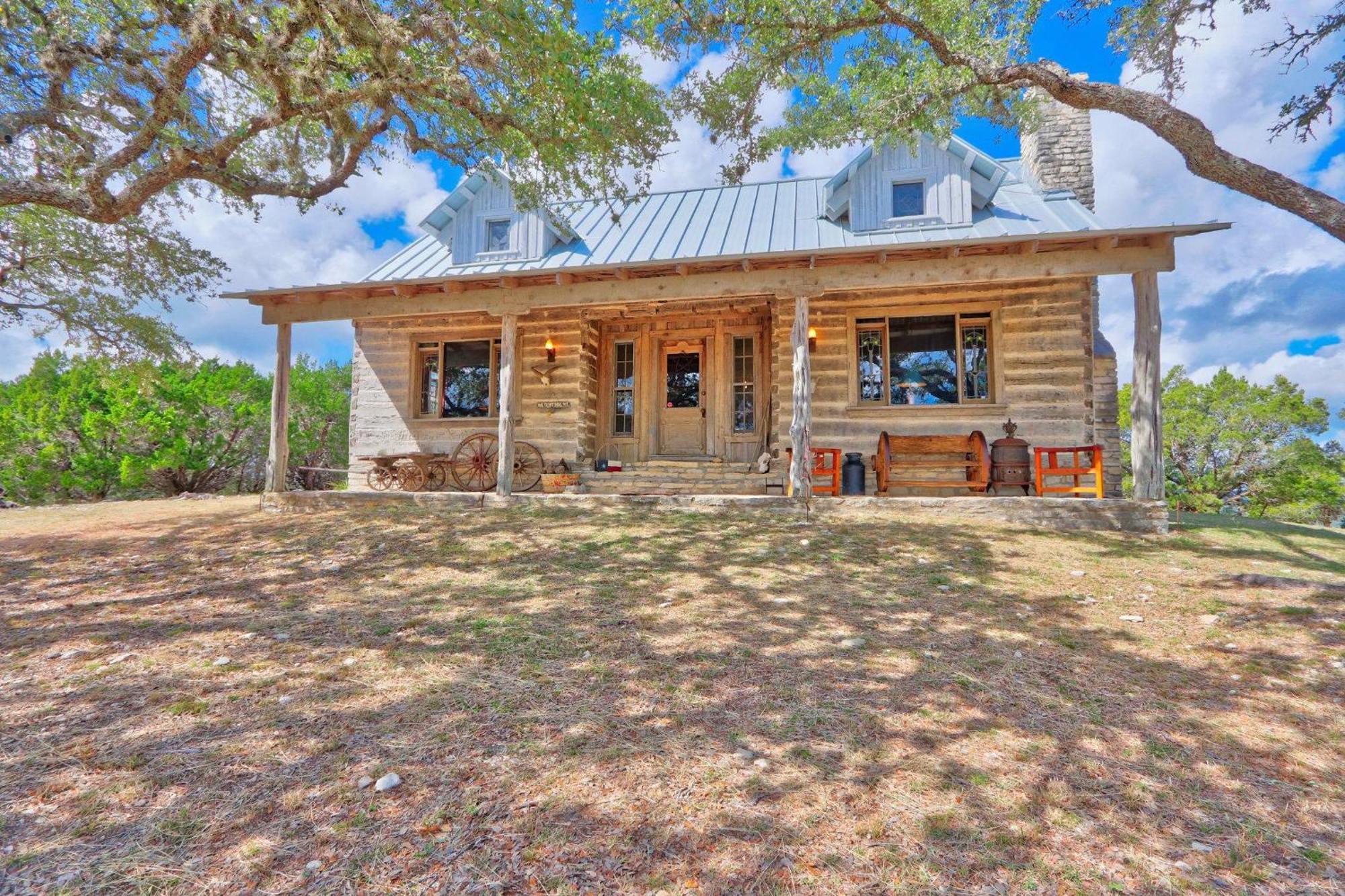 Log Cabin At Old Glory Ranch 温伯利 外观 照片