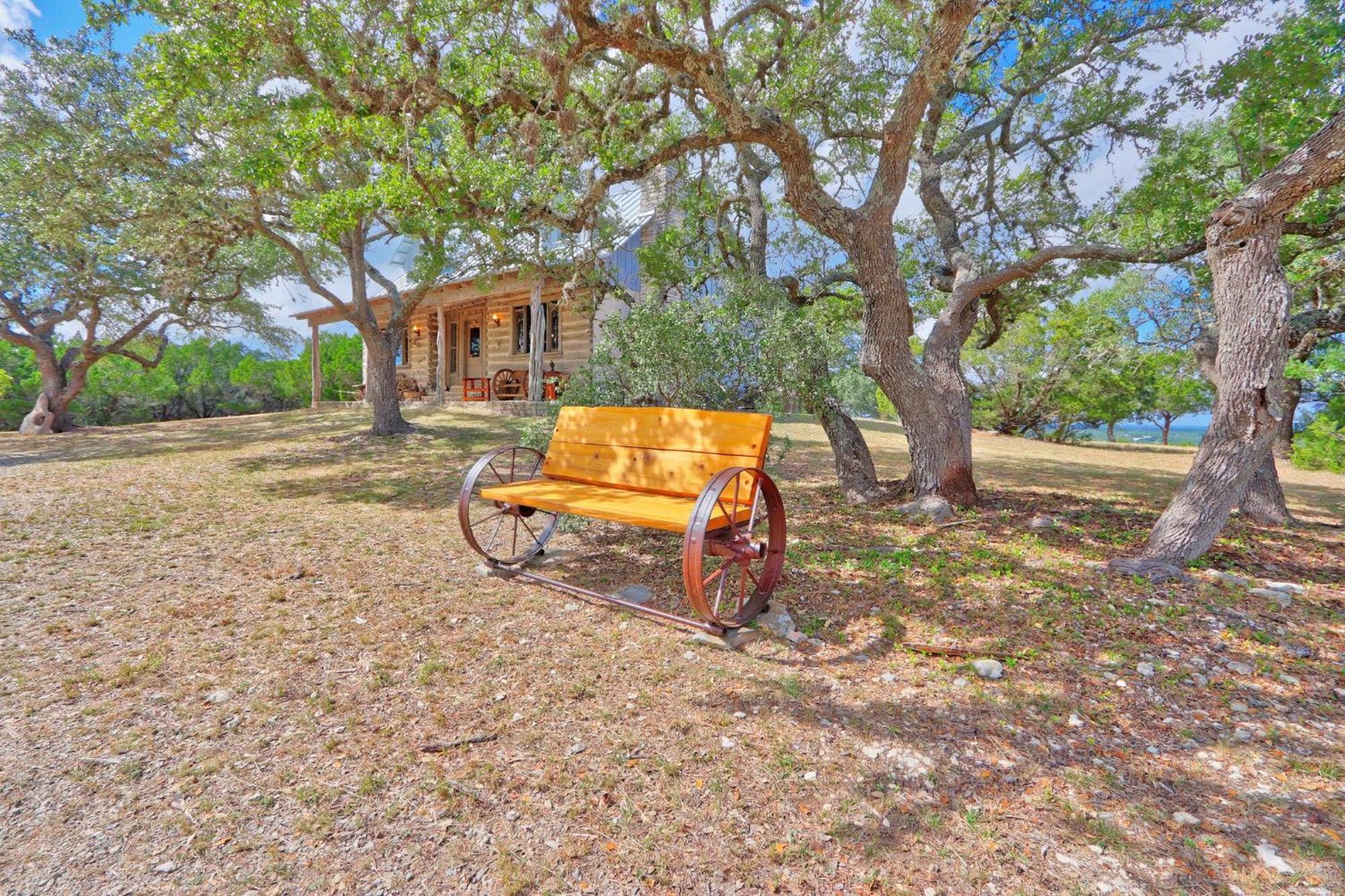 Log Cabin At Old Glory Ranch 温伯利 外观 照片